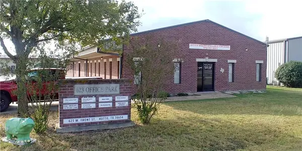 623 W Front ST, Hutto, TX 78634