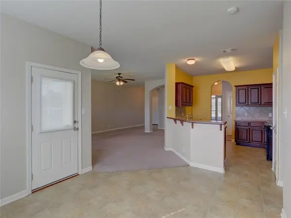 412 Cobblestone DR, Jarrell, TX 76537