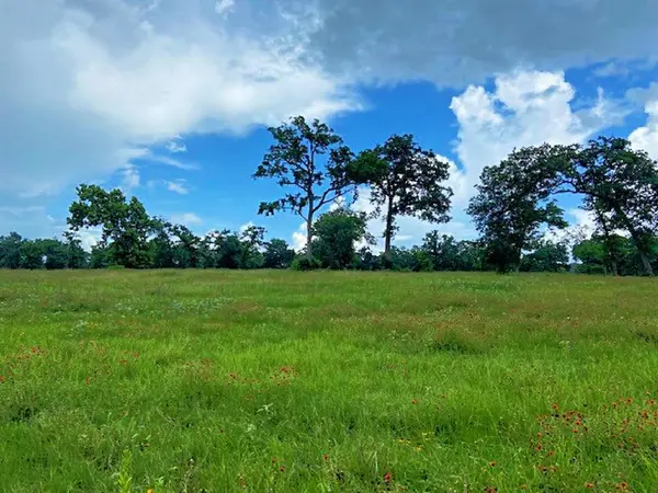6 Kuykendall RD, Bellville, TX 77418
