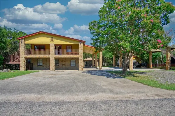 2481 Lakeshore DR, Canyon Lake, TX 78133