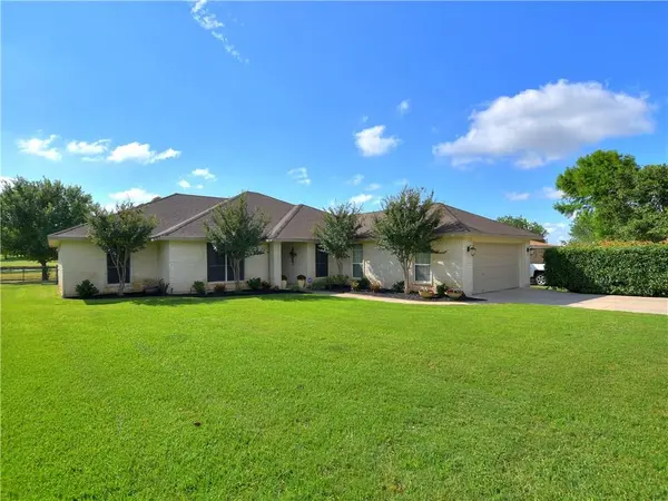 142 Pinehurst ST, Meadowlakes, TX 78654