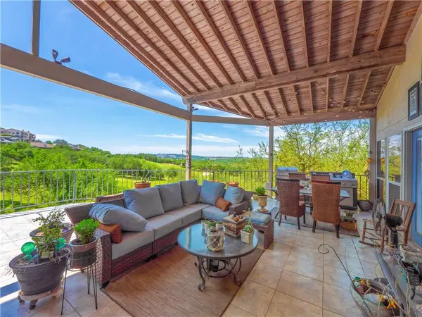 209 Hazeltine DR, Lakeway, TX 78734