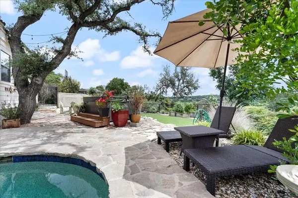 124 Lakeway DR, Lakeway, TX 78734