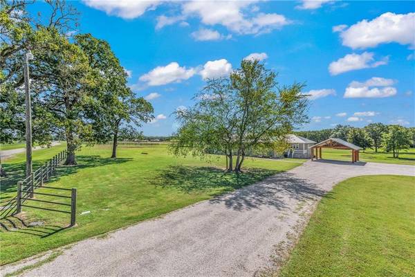2370 Derby LN,  Madisonville,  TX 77864