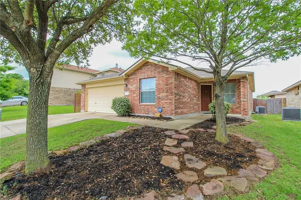 104 Brickyard LN, Jarrell, TX 76537