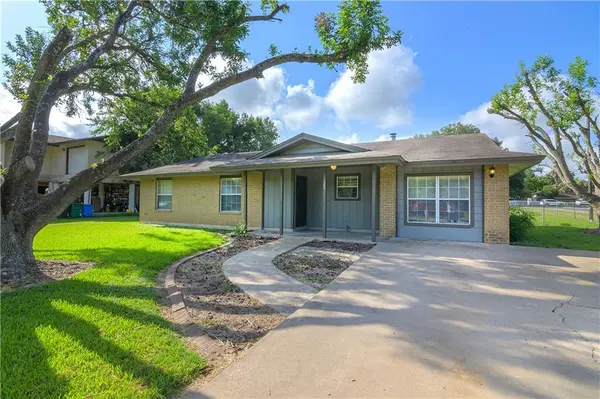 125 Brazos LN,  Seguin,  TX 78155