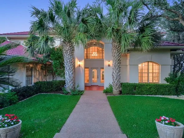 220 Golf Crest LN, Lakeway, TX 78734