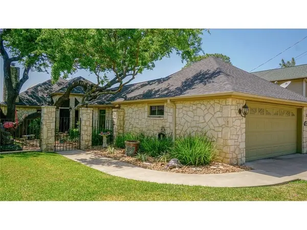 409 W Greenbriar DR, Granite Shoals, TX 78654