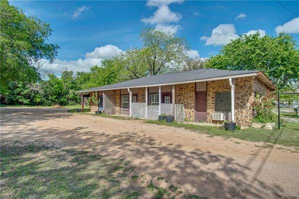 608 4th ST, Blanco, TX 78606