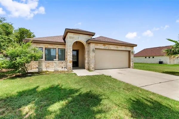 114 Dove LN, Meadowlakes, TX 78654