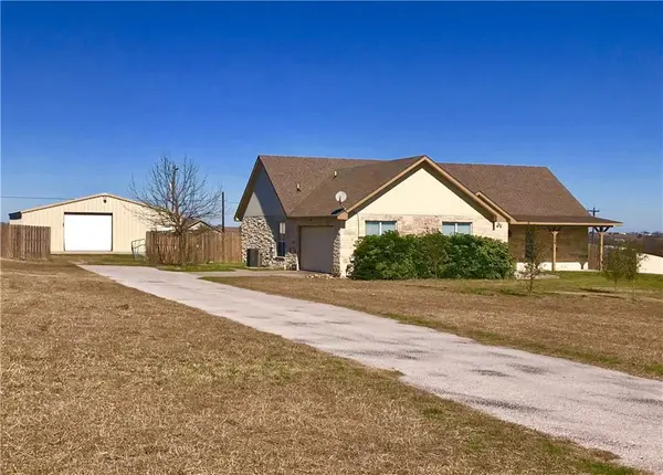 109 Stone Water LN, Jarrell, TX 76537