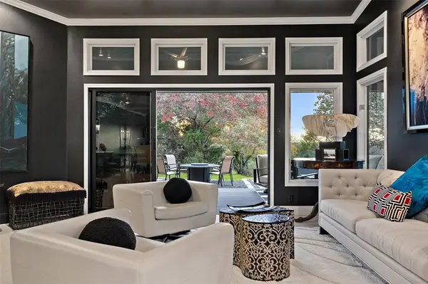 303 Golf Crest LN, Lakeway, TX 78734
