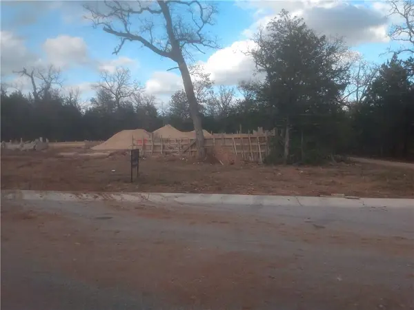 149 Kellogg LN, Bastrop, TX 78602