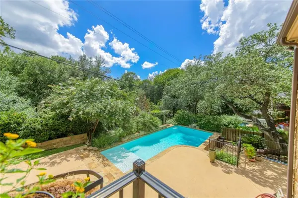 303 Rolling Green DR, Lakeway, TX 78734