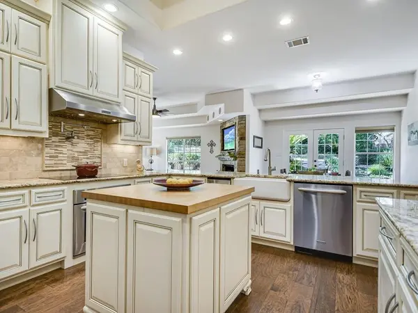 104 Blue Lake CV, Lakeway, TX 78734