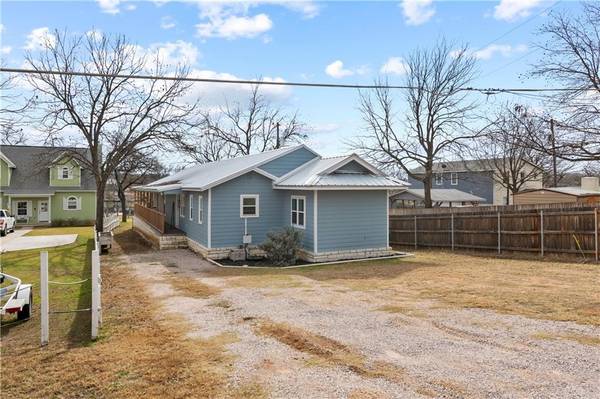 2028 Williams Lakeshore DR, Kingsland, TX 78639