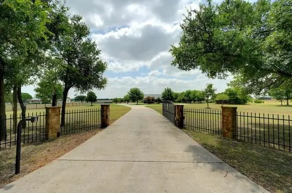 7105 Smith Dairy LN, Belton, TX 76513