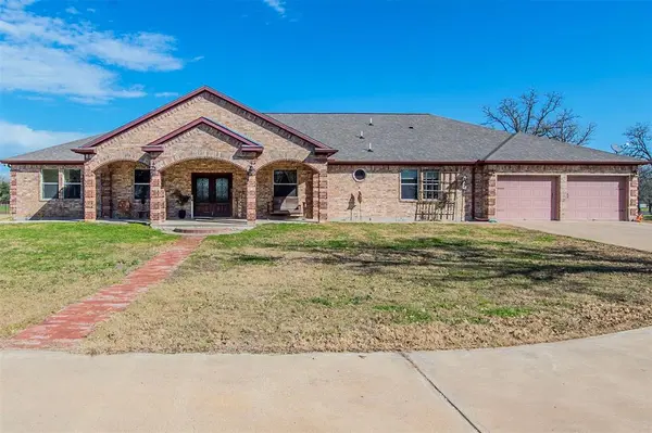 1102 Private Road 2332,  Giddings,  TX 78942