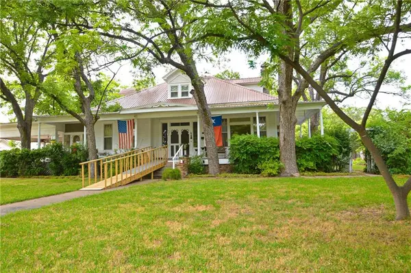 508 W Dry ST, San Saba, TX 76877
