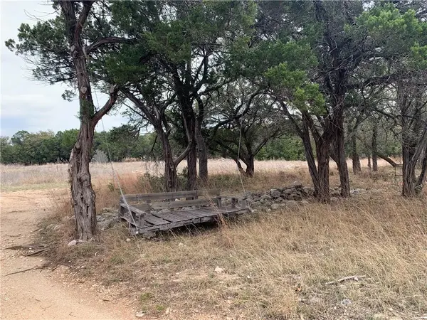 1935 Wayside DR, Wimberley, TX 78676