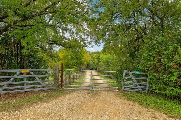 967 County Road 106, Buckholts, TX 76518