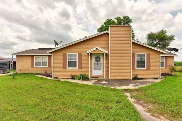19142 Camino Real,  Dale,  TX 78616