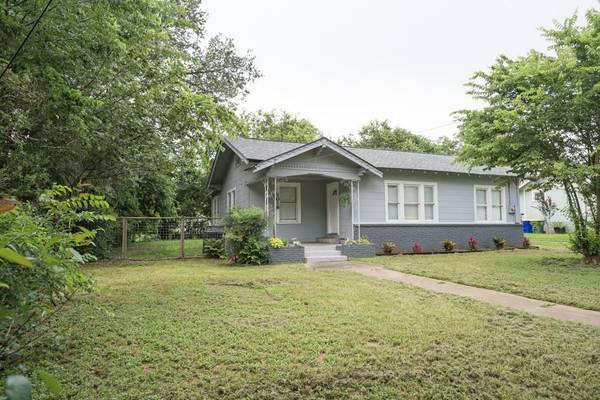 1018 Saint Matthew ST, Gonzales, TX 78629