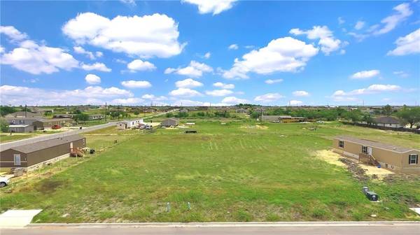 1060 Rustler PASS, Niederwald, TX 78640