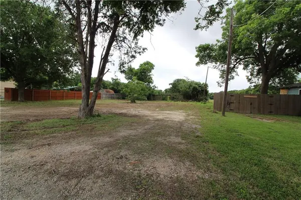 186 Caddell LN, New Braunfels, TX 78130