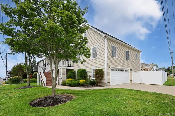 370 Rider AVE, Patchogue, NY 11772