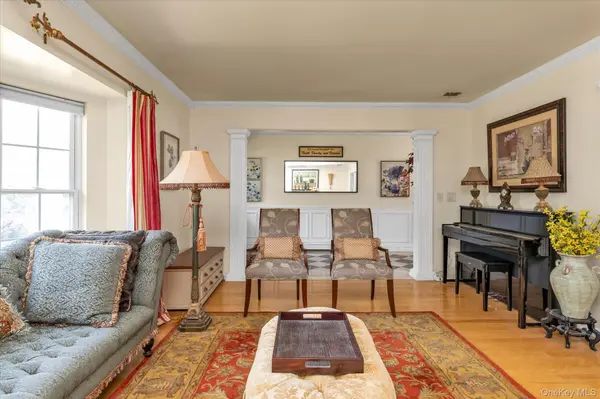 525 11th ST, Cedarhurst, NY 11516