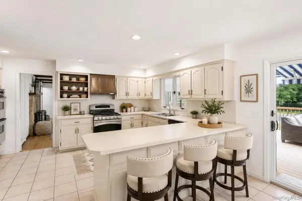 2340 Fairway DR, Cutchogue, NY 11935