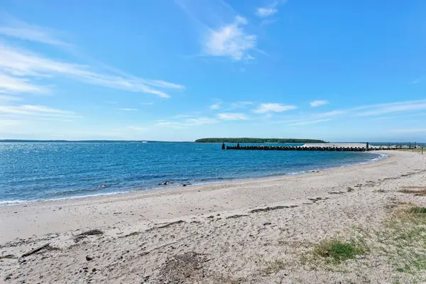 2340 Fairway DR, Cutchogue, NY 11935