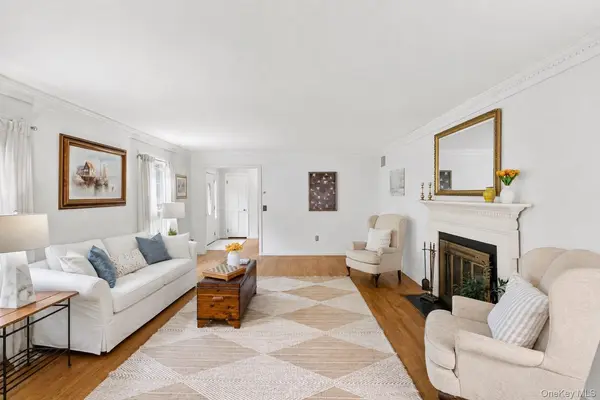 2340 Fairway DR, Cutchogue, NY 11935