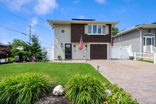169 Wyona AVE, Lindenhurst, NY 11757