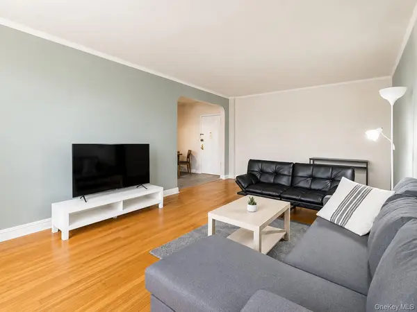 69-10 Yellowstone BLVD #505, Forest Hills, NY 11375