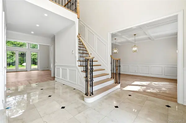 126 Old Field RD, East Setauket, NY 11733