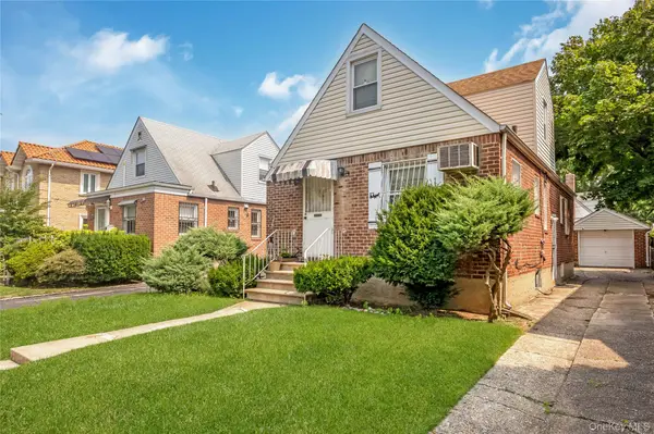 5615 196th ST, Fresh Meadows, NY 11365