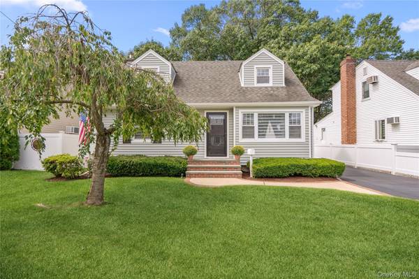 10 Alliance ST, Valley Stream, NY 11580