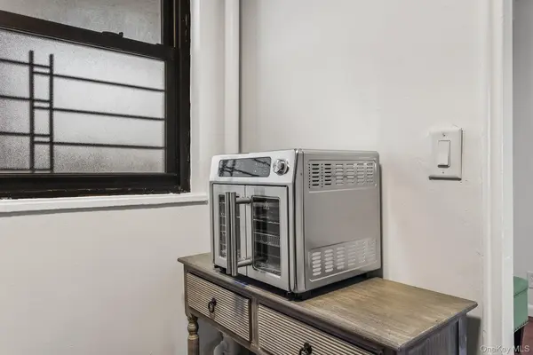 61-25 98th ST #9F, Rego Park, NY 11374