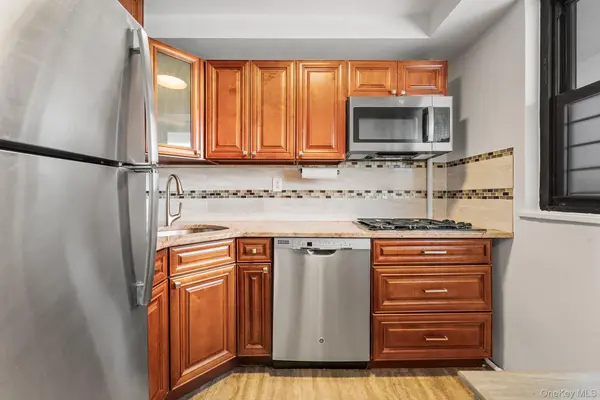 61-25 98th ST #9F, Rego Park, NY 11374