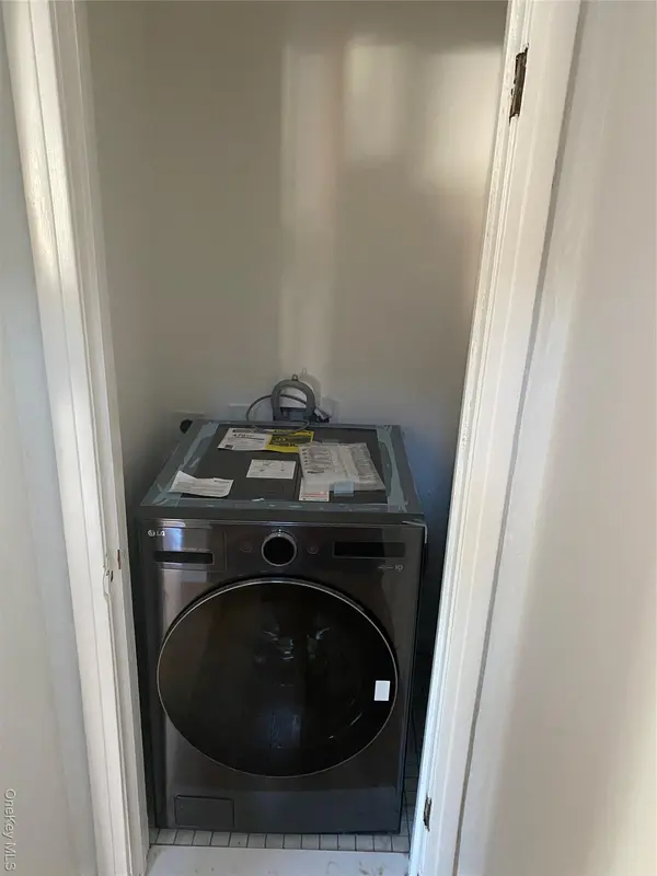 16403A 32nd AVE, Flushing, NY 11358