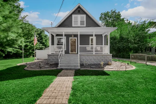 304 S Roosevelt RD, Knox, IN 46534