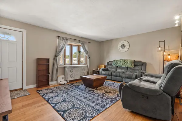 389 Rainier RD, Valparaiso, IN 46385