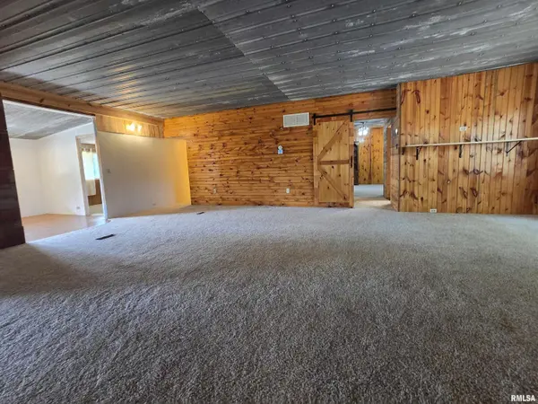 1227 SUMMERS LN, Quincy, IL 62305
