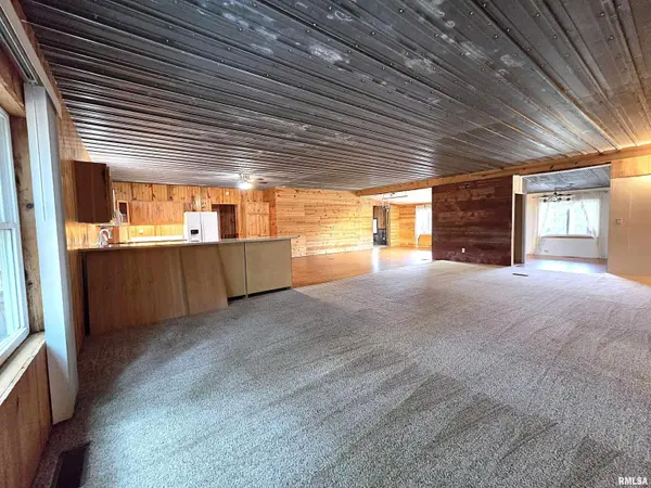 1227 SUMMERS LN, Quincy, IL 62305
