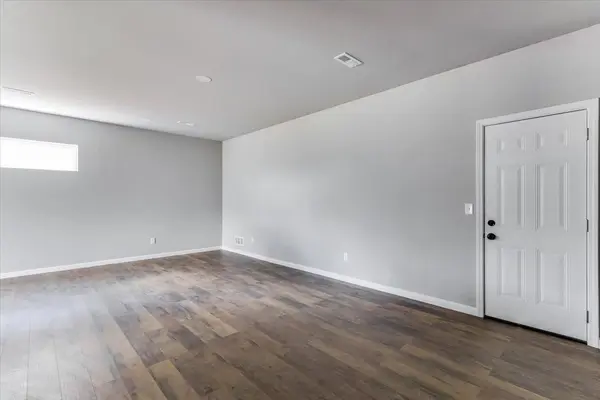 752 N Wakefield Ave, Valley Center, KS 67147