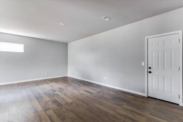 752 N Wakefield Ave, Valley Center, KS 67147