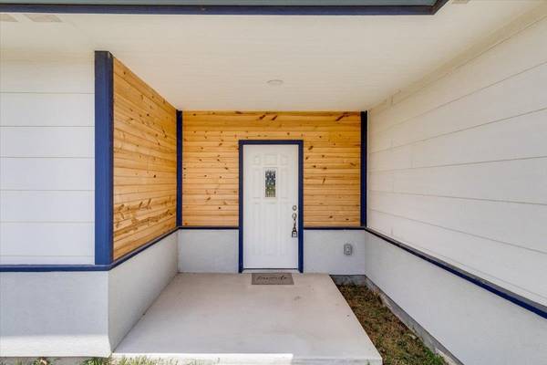 752 N Wakefield Ave, Valley Center, KS 67147