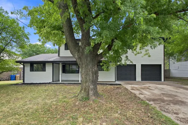 519 Renee Dr, Andover, KS 67002